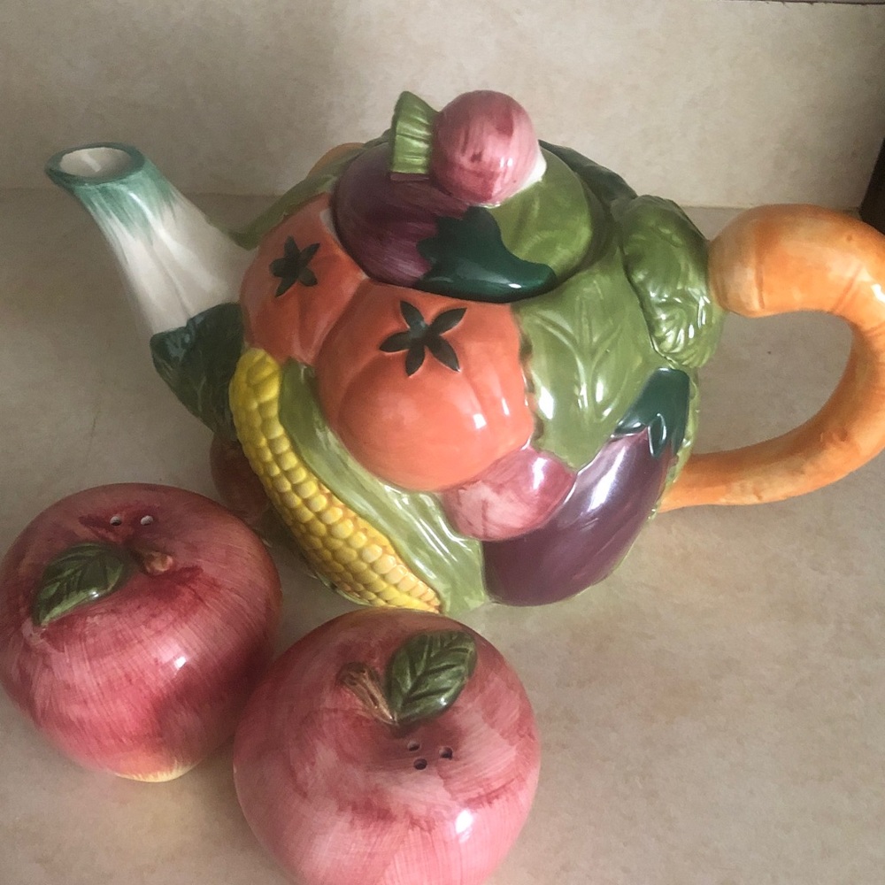 Hand-Painted Ceramic Fruit Teapot with Apple Salt & Pepper Set